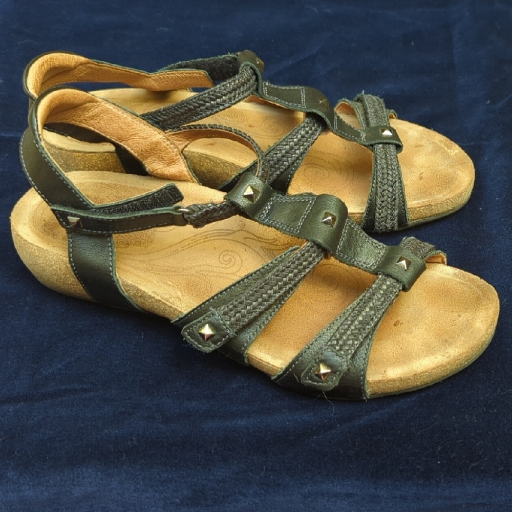 TAOS Black Strap Eleanor Sandals Size 8.5 US / 39 EU